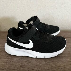 Nike tanjun sneakers toddler kid size 9C